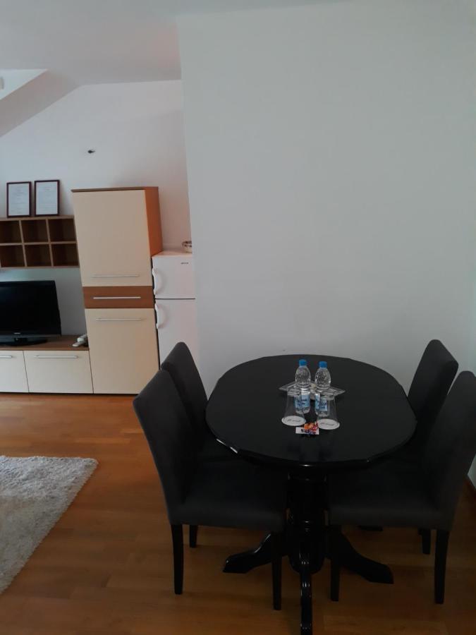 דירות Vrnjačka Banja Apartman Romansa מראה חיצוני תמונה